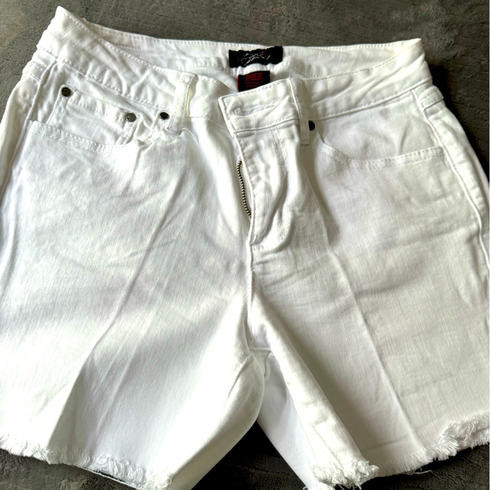 Stretch denim white short